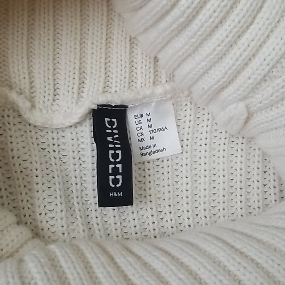 EUC cowl kneck, hip length sweater - Picture 3 of 4